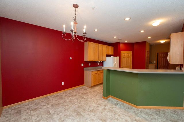 4781 Blaine Avenue 408, Inver Grove Heights, MN 55076