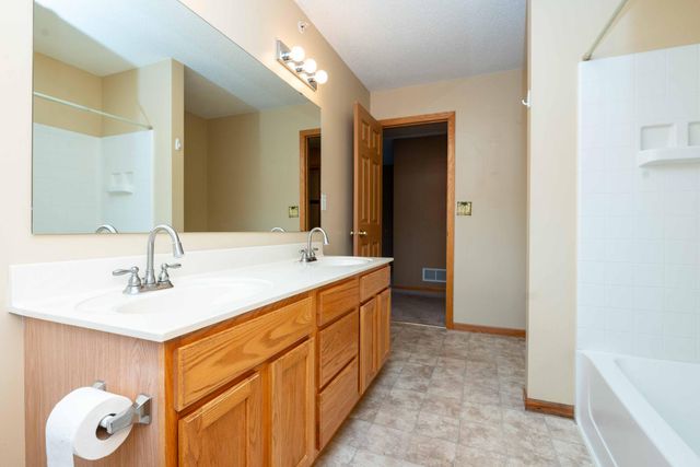 4781 Blaine Avenue 408, Inver Grove Heights, MN 55076