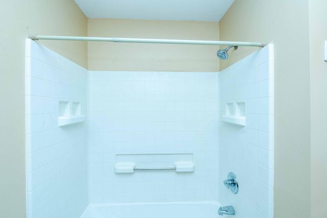 4781 Blaine Avenue 408, Inver Grove Heights, MN 55076