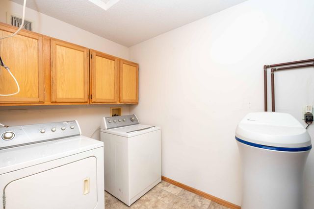 4781 Blaine Avenue 408, Inver Grove Heights, MN 55076