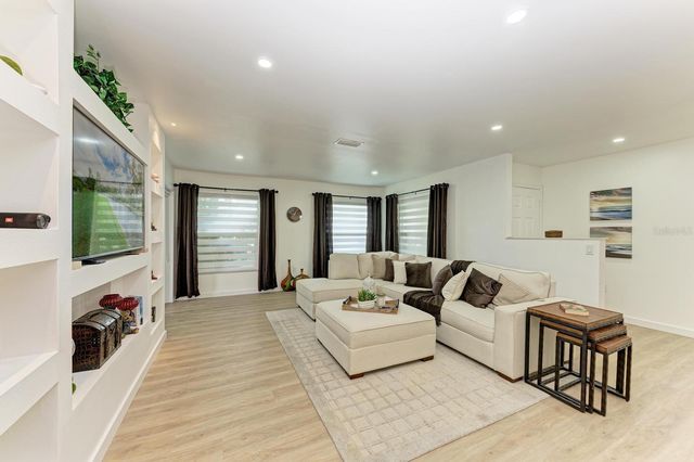 3316 VIVIENDA BOULEVARD, Bradenton, FL 34207