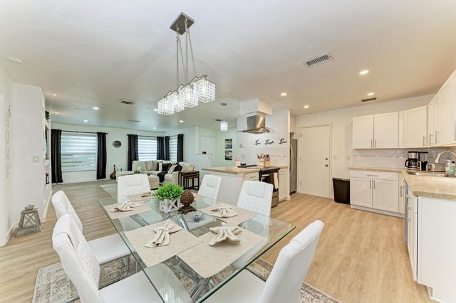 3316 VIVIENDA BOULEVARD, Bradenton, FL 34207