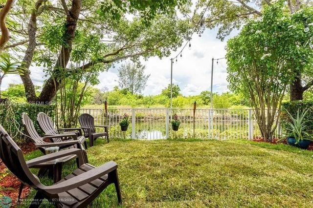 5754 NW 127th Ter, Coral Springs, FL 33076