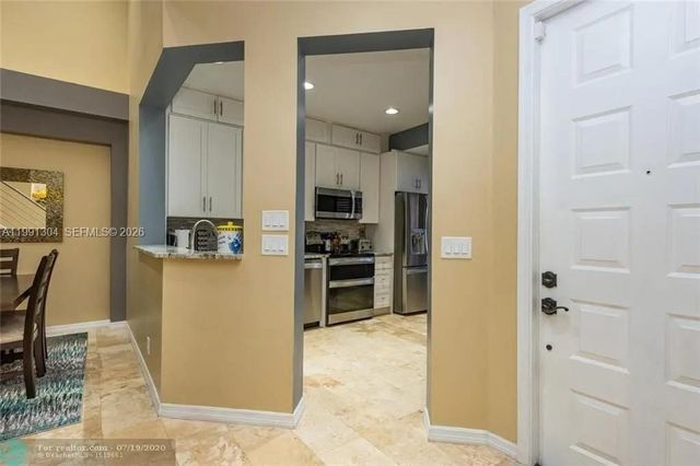 5754 NW 127th Ter, Coral Springs, FL 33076