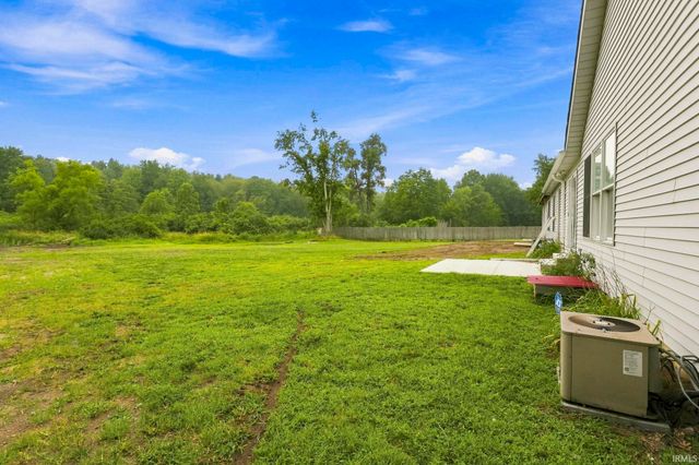 26642 Sturdy Oak Drive, Elkhart, IN 46514