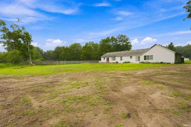 26642 Sturdy Oak Drive, Elkhart, IN 46514