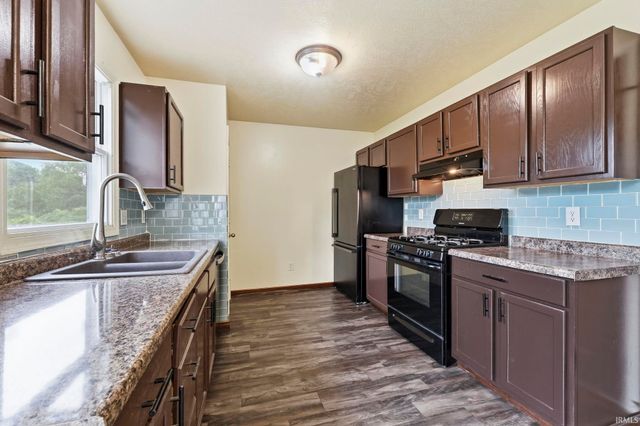 26642 Sturdy Oak Drive, Elkhart, IN 46514