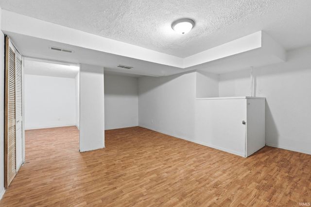 26642 Sturdy Oak Drive, Elkhart, IN 46514