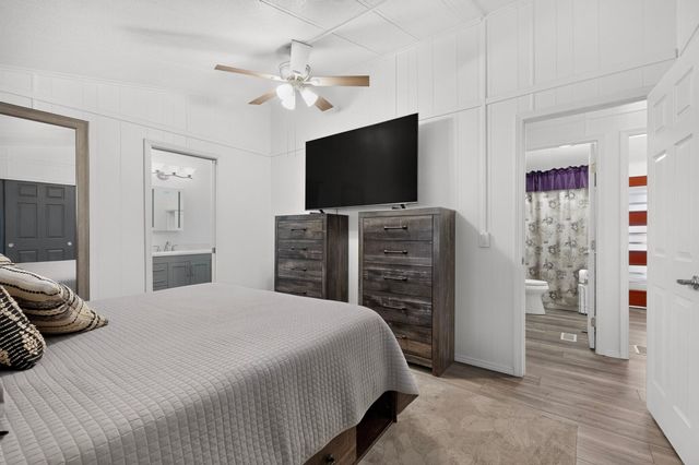 8512 Stream Street NE, Albuquerque, NM 87113