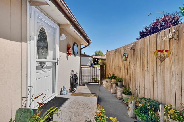 8512 Stream Street NE, Albuquerque, NM 87113