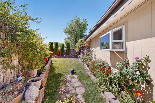 8512 Stream Street NE, Albuquerque, NM 87113