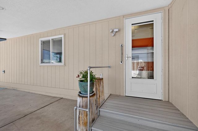 8512 Stream Street NE, Albuquerque, NM 87113