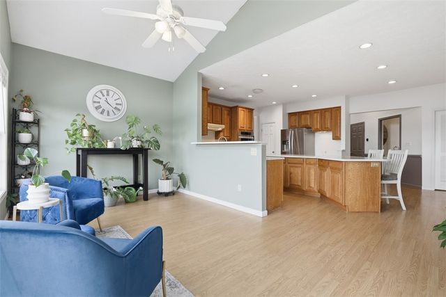 4535 Marina Dr, Lincoln Place, PA 15120