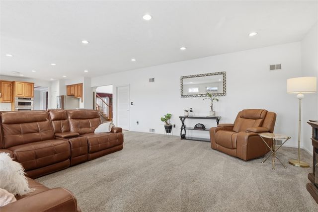 4535 Marina Dr, Lincoln Place, PA 15120