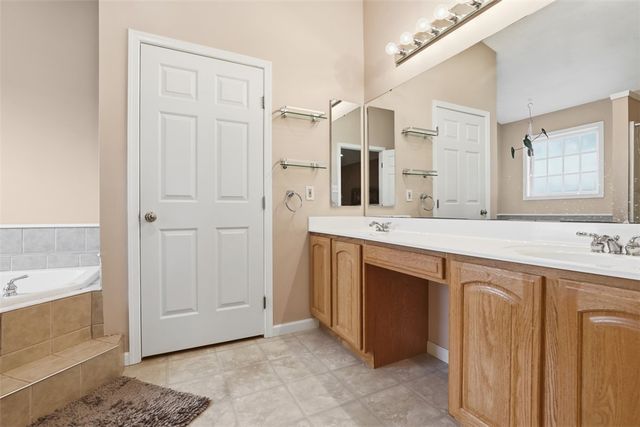 4535 Marina Dr, Lincoln Place, PA 15120