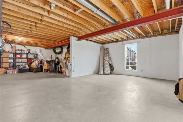 4535 Marina Dr, Lincoln Place, PA 15120