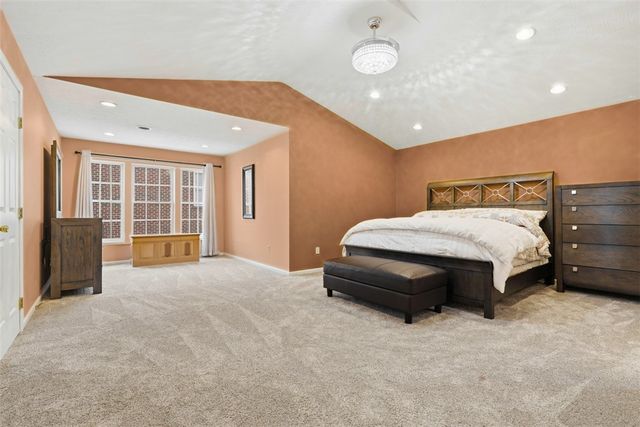 4535 Marina Dr, Lincoln Place, PA 15120