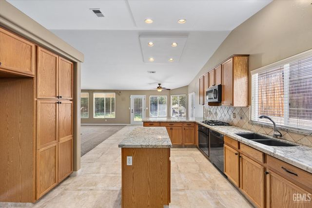 7409 Condor Street, Bakersfield, CA 93306