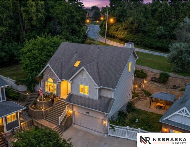 807 Forestview Circle, Bellevue, NE 68005