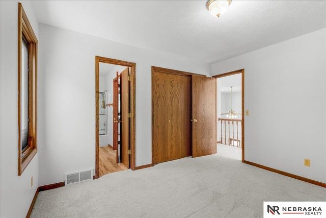 807 Forestview Circle, Bellevue, NE 68005