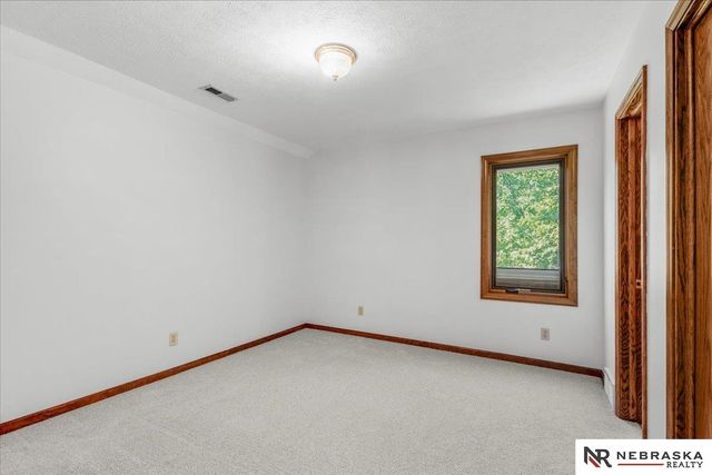 807 Forestview Circle, Bellevue, NE 68005