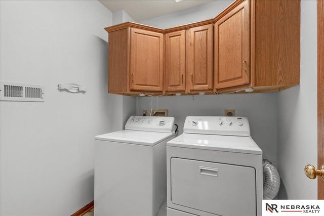 807 Forestview Circle, Bellevue, NE 68005