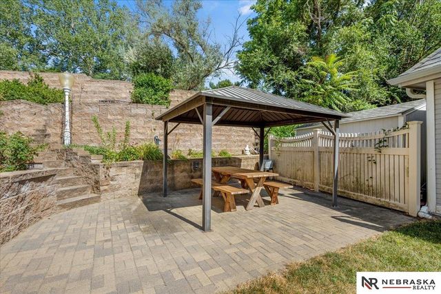 807 Forestview Circle, Bellevue, NE 68005