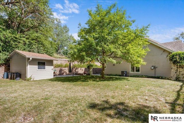 807 Forestview Circle, Bellevue, NE 68005