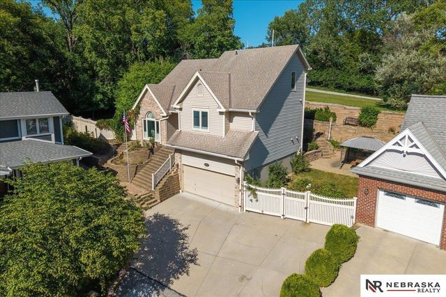 807 Forestview Circle, Bellevue, NE 68005