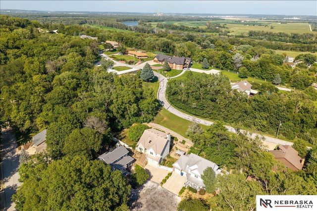 807 Forestview Circle, Bellevue, NE 68005