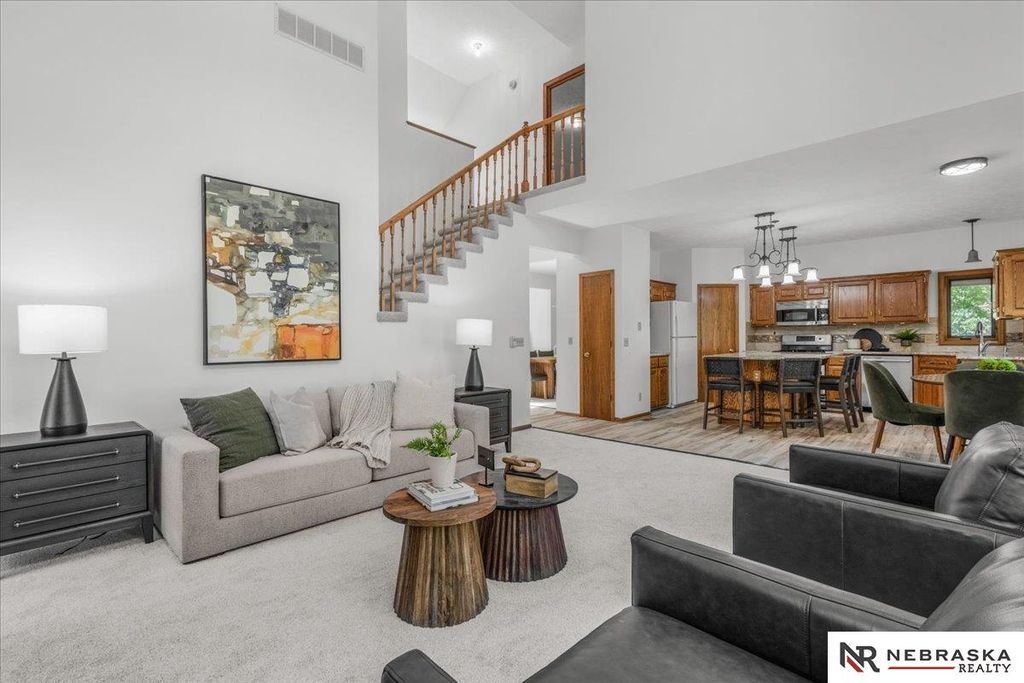 807 Forestview Circle, Bellevue, NE 68005
