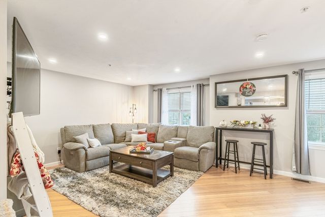 1975 Middlesex Street 2, Lowell, MA 01851