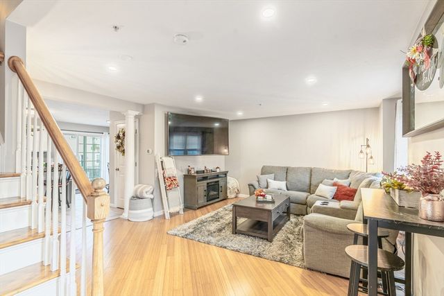 1975 Middlesex Street 2, Lowell, MA 01851