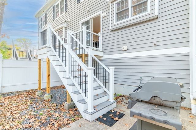 1975 Middlesex Street 2, Lowell, MA 01851