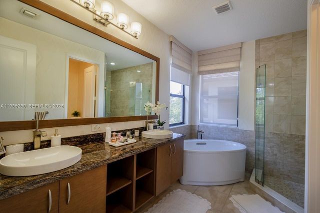 9602 W 35th Ln 0, Hialeah, FL 33018