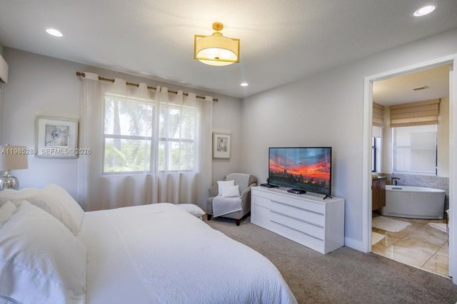 9602 W 35th Ln 0, Hialeah, FL 33018