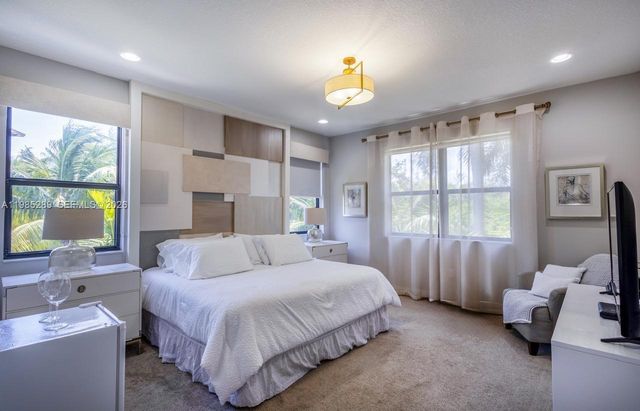 9602 W 35th Ln 0, Hialeah, FL 33018