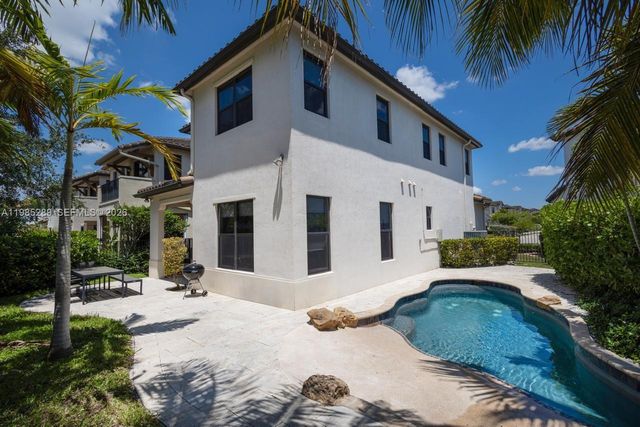 9602 W 35th Ln 0, Hialeah, FL 33018