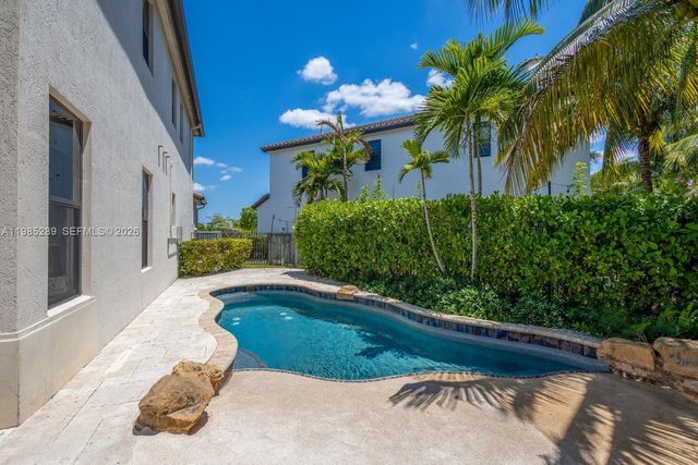 9602 W 35th Ln 0, Hialeah, FL 33018