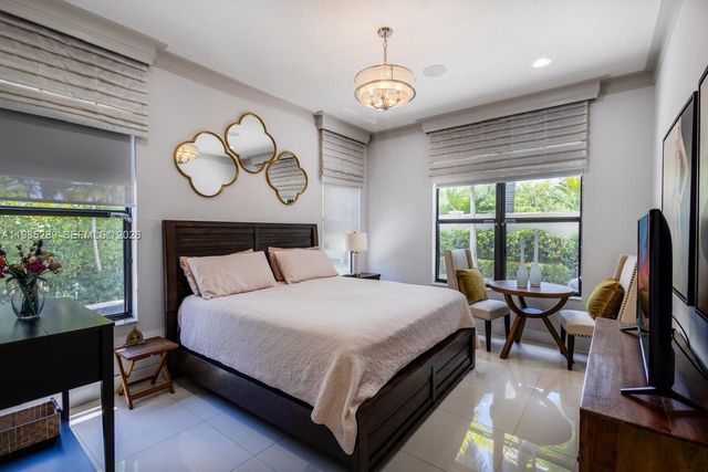 9602 W 35th Ln 0, Hialeah, FL 33018