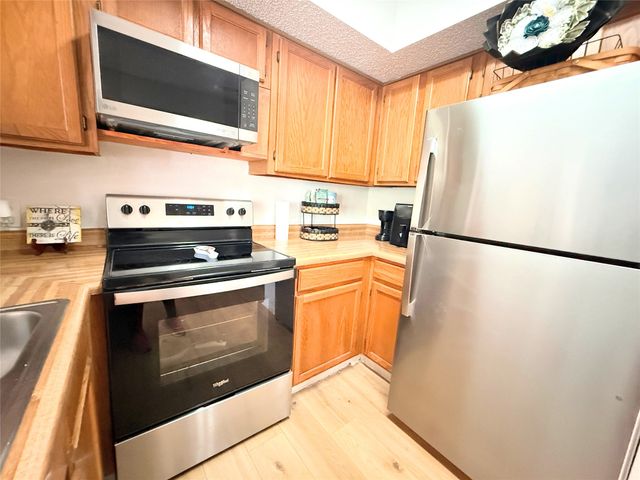 2312 Balsam Drive A214, Arlington, TX 76006