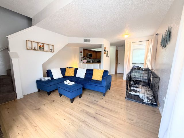 2312 Balsam Drive A214, Arlington, TX 76006