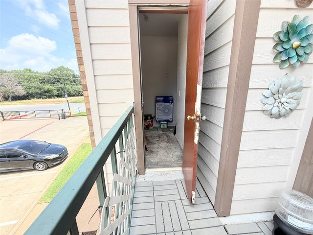 2312 Balsam Drive A214, Arlington, TX 76006
