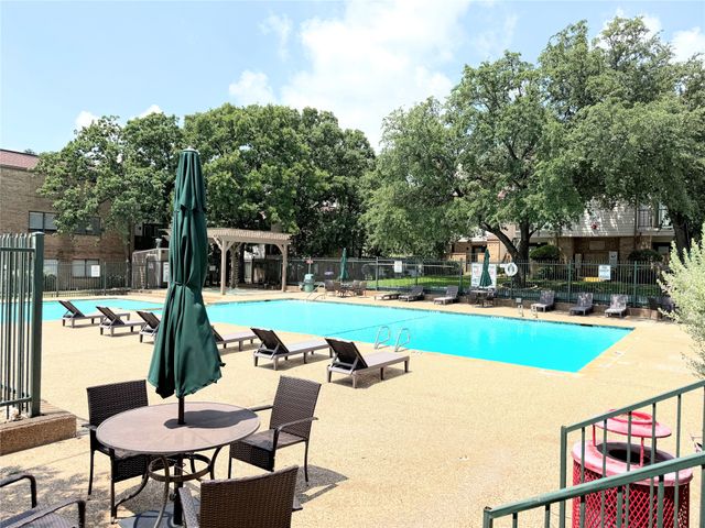 2312 Balsam Drive A214, Arlington, TX 76006