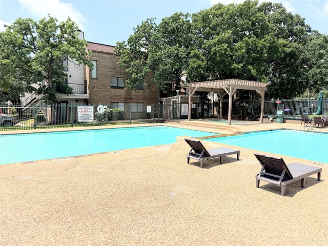 2312 Balsam Drive A214, Arlington, TX 76006