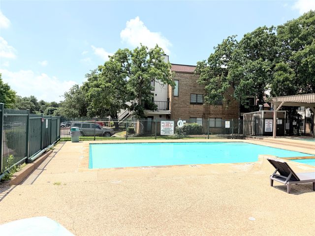 2312 Balsam Drive A214, Arlington, TX 76006