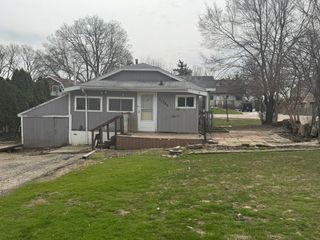 21584 W Lake Avenue, Lake Villa, IL 60046