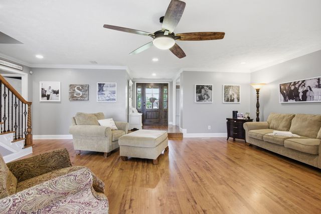 163 Tabor Pl, Hohenwald, TN 38462