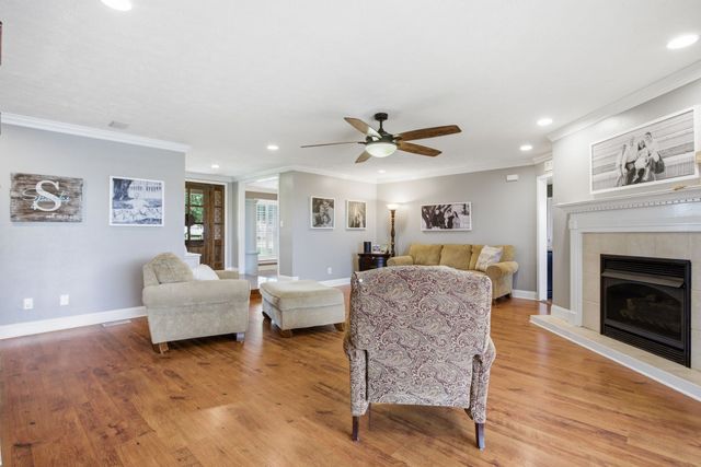 163 Tabor Pl, Hohenwald, TN 38462