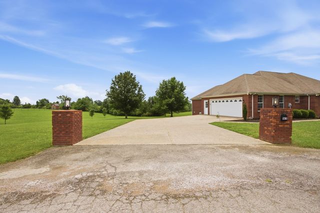 163 Tabor Pl, Hohenwald, TN 38462